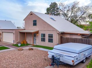 1086 Village Way, Santa Fe, NM 87507