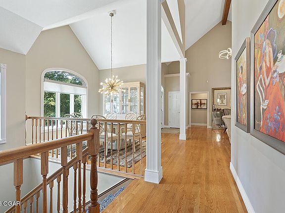 5th image of 921 Rustic Ridge Dr