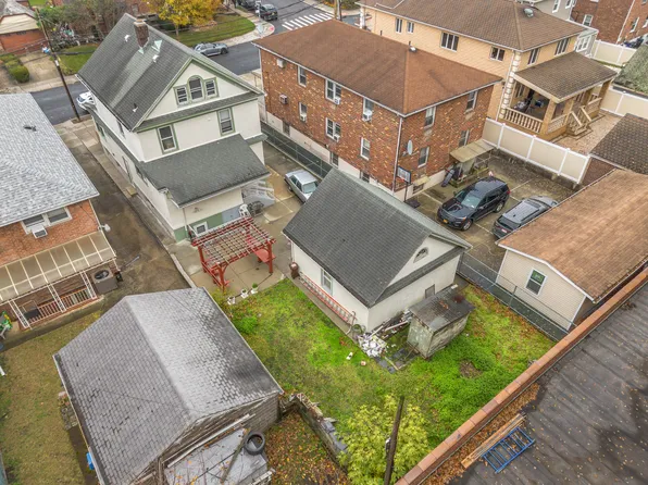 84-22 Daniels Street image 23 of 26