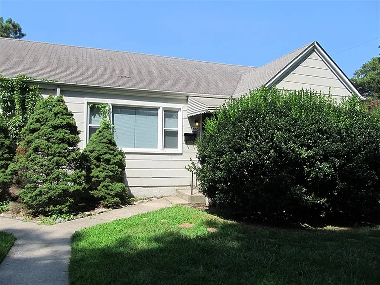 5005 Winchester Dr — Photo 2