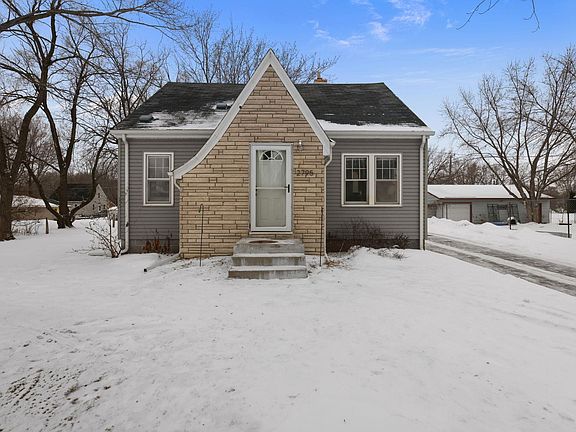 3rd image of 2795 90th Ln NE