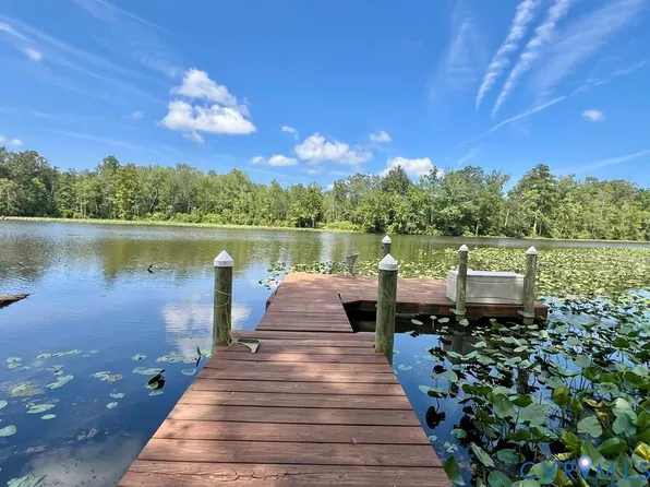 34 E Sunrise Dr, Warsaw, VA 22572