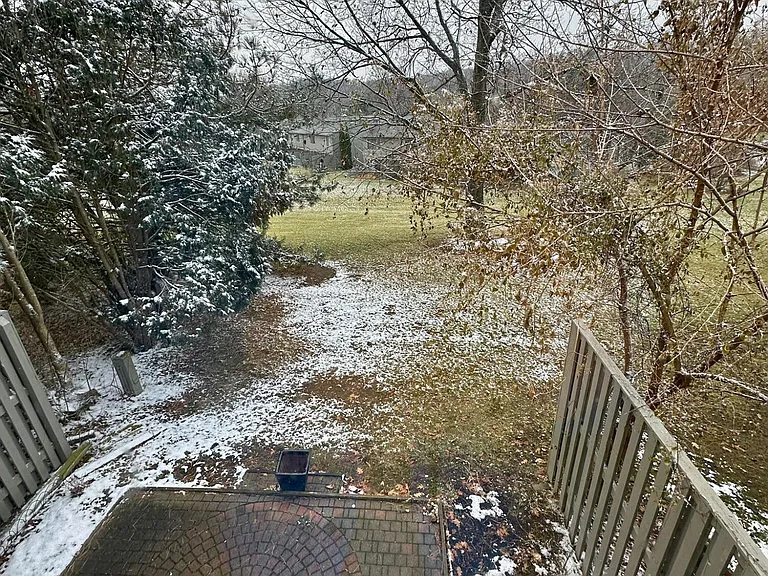 795 Watersedge Dr — Photo 3