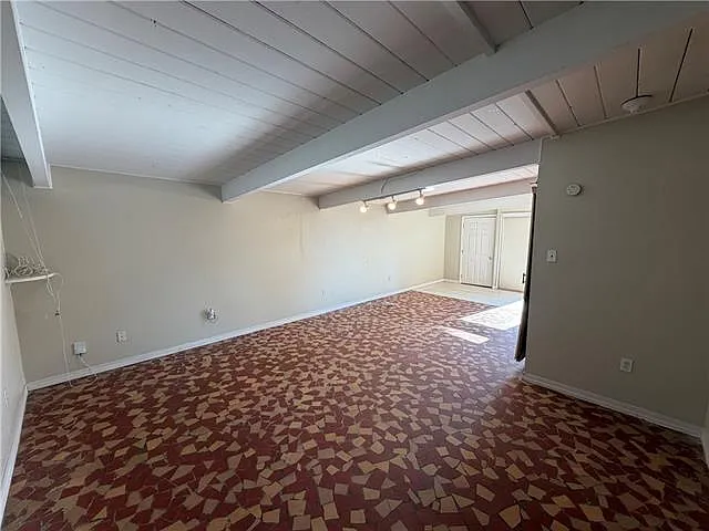 3 bed, 2.0 bath, 1708 sqft, $1,895 — Photo 3