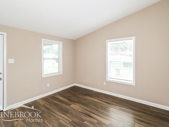 3rd image of 5054 Long Branch Dr