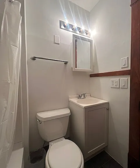 Bathroom - Main floor