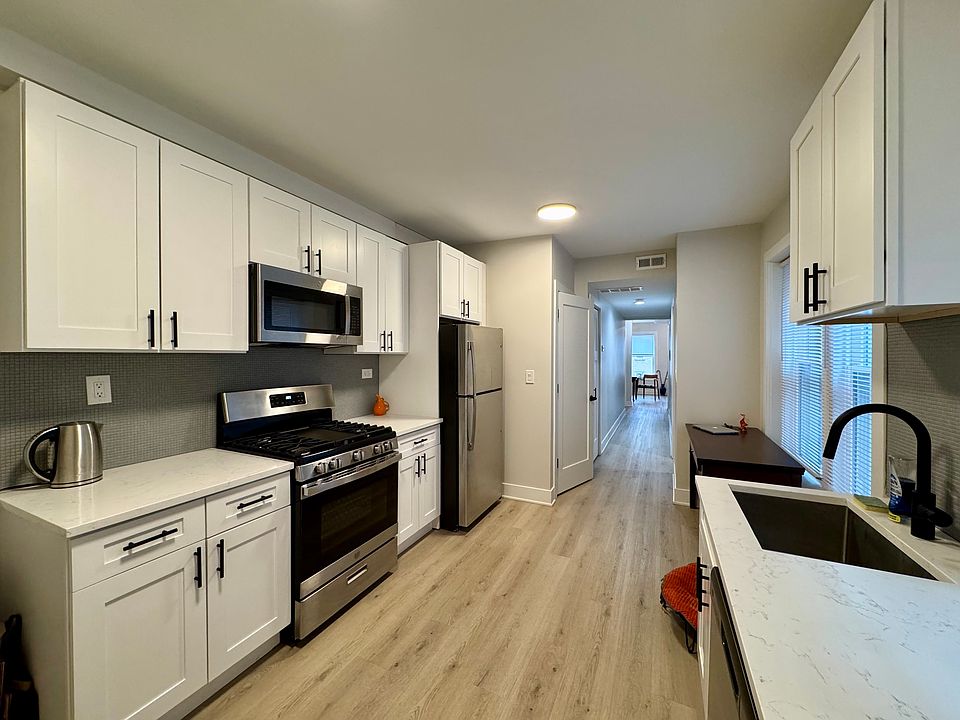 1st image of 2057 W Summerdale Ave APT 2