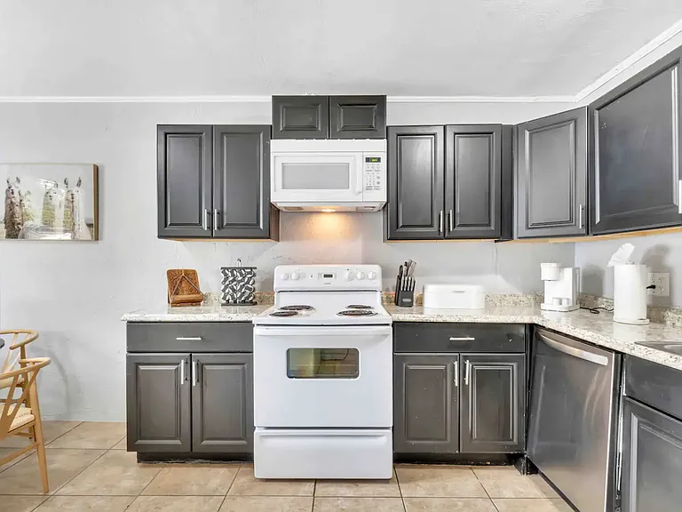415 S Hyer Ave #A — Photo 3