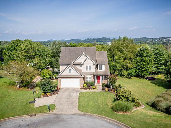4th image of 2 Creston Ct