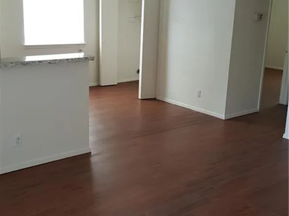 5302 Saint Georges Grn APT A, Austin, TX 78745