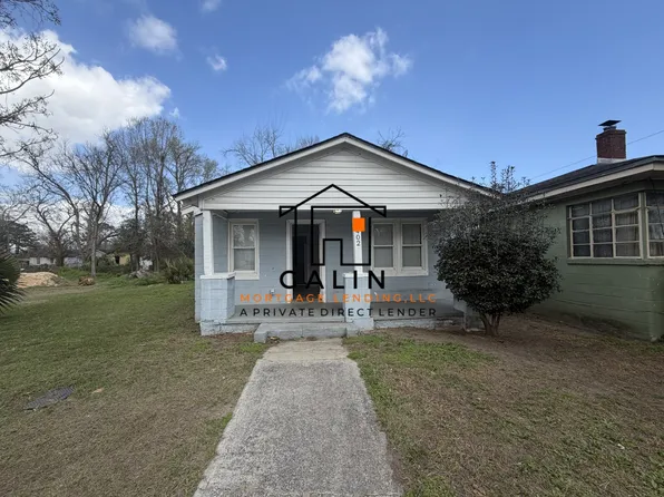 1402 Comer St, Savannah, GA 31415