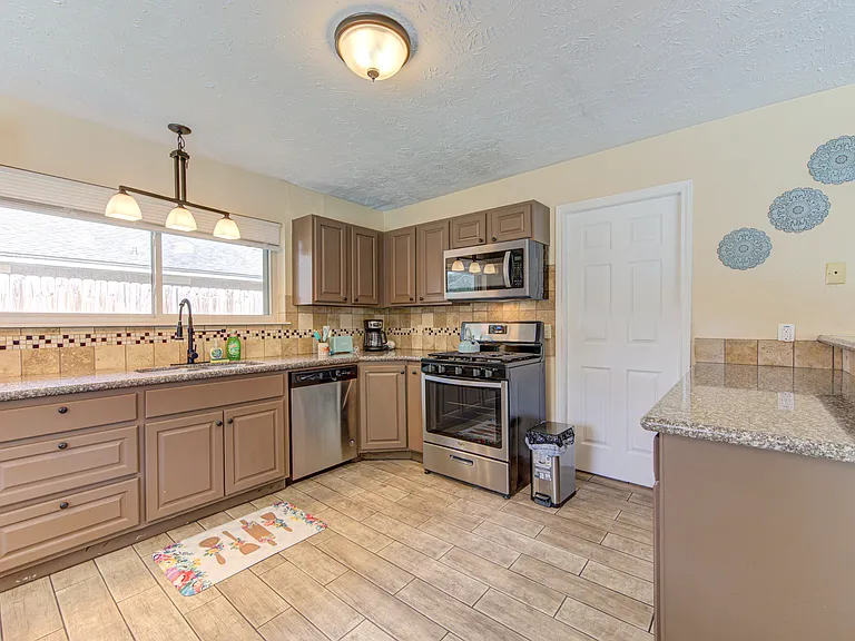 9126 Benwick Dr — Photo 26