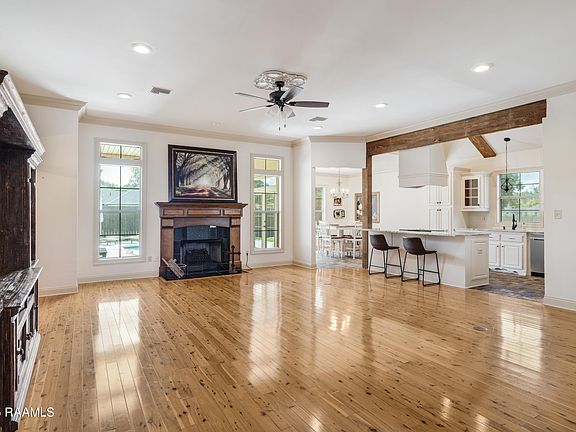 5th image of 103 S Lakepointe Dr