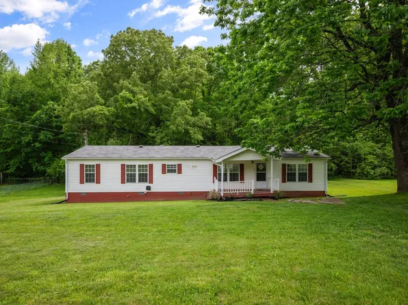 1023 Briarwood Dr, Charlotte, TN 37036