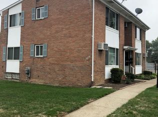 2415 W Forteen Mile Rd #4, Royal Oak, MI 48073