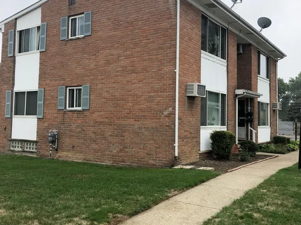 2415 W Forteen Mile Rd #4, Royal Oak, MI 48073