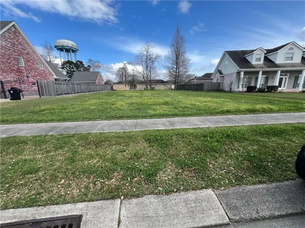 2017 Aramis Dr, Meraux, LA 70075