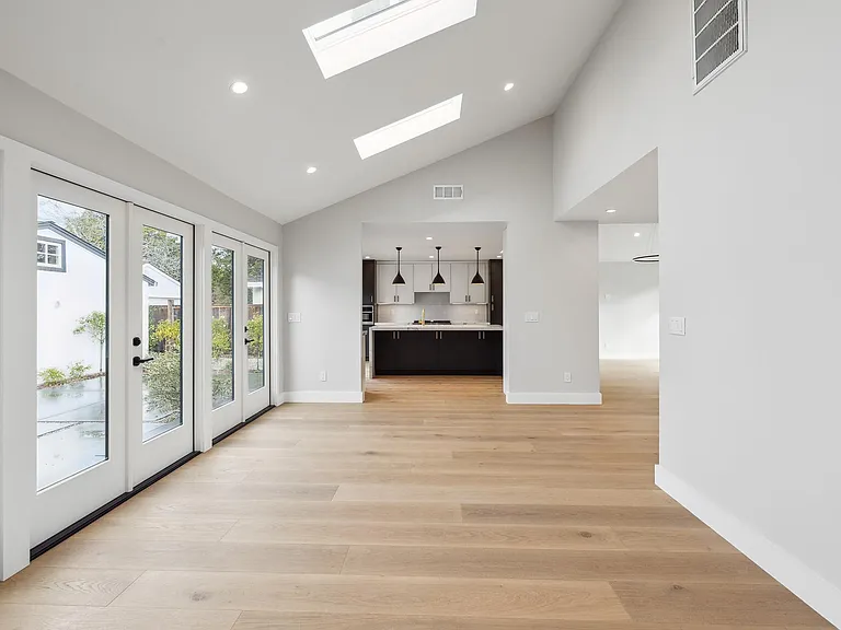 1230 Carmel Ter — Photo 17