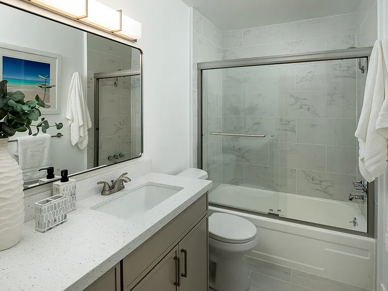 Solano Apartments — Photo 6