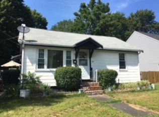 90 Pine St, Brockton, MA 02302