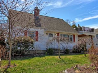 890 Shennecossett Rd, Groton, CT 06340