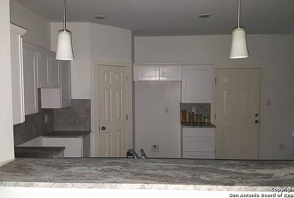5th image of 104 Lee St