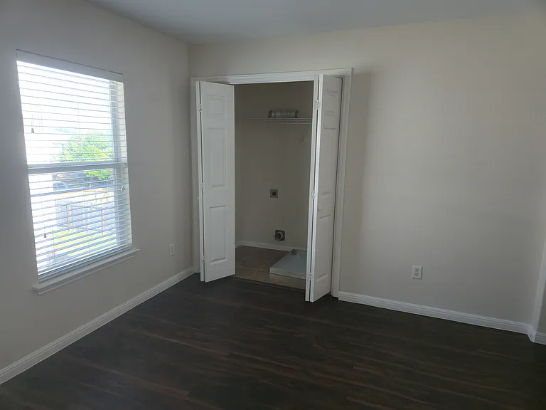3703 Holden Ct — Photo 25