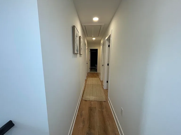 303 Forman Ave — Photo 23
