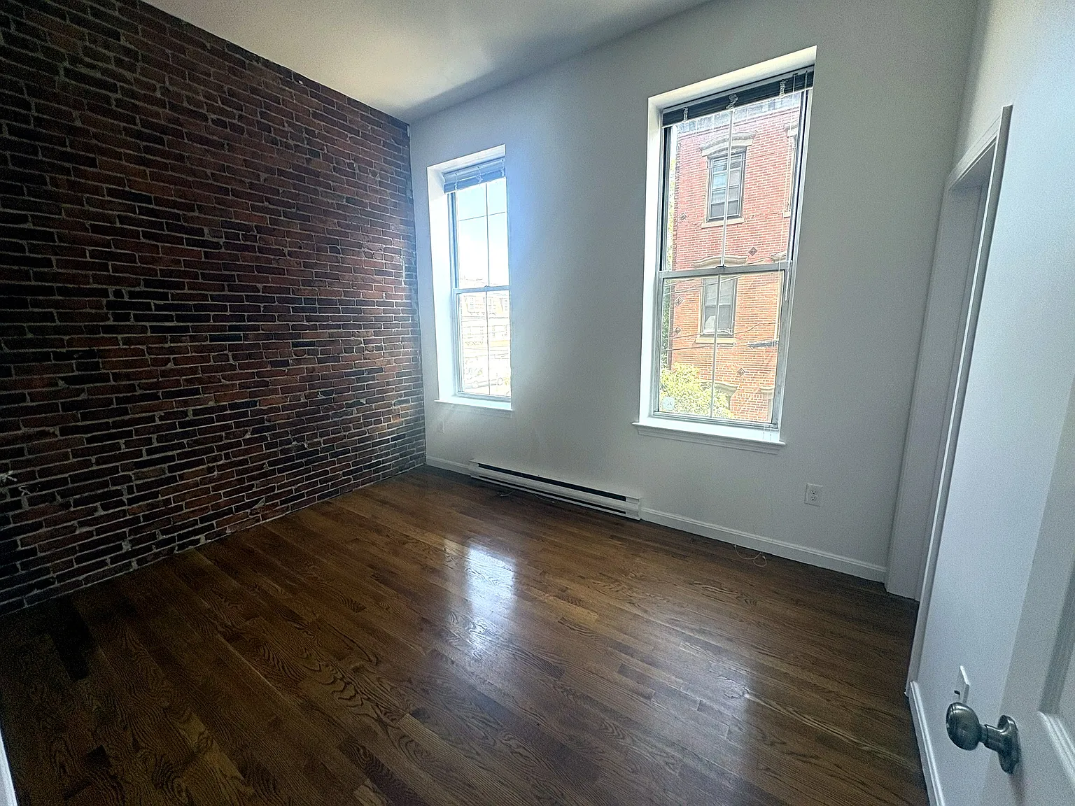 1 bed, 554 sqft, $2,400 — Photo 2