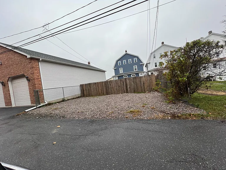 414 E Kiefer Ave — Photo 6