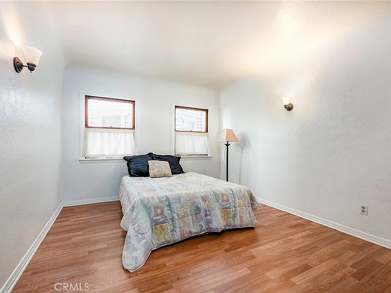 429 Olive Ave — Photo 23
