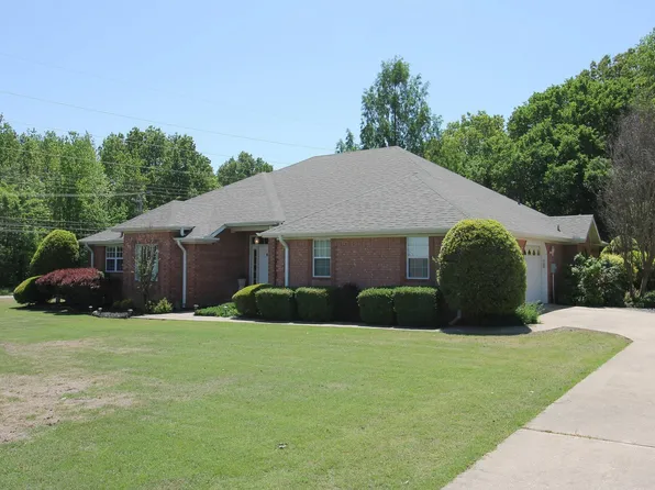 2700 Park Ridge Dr, Paragould, AR 72450