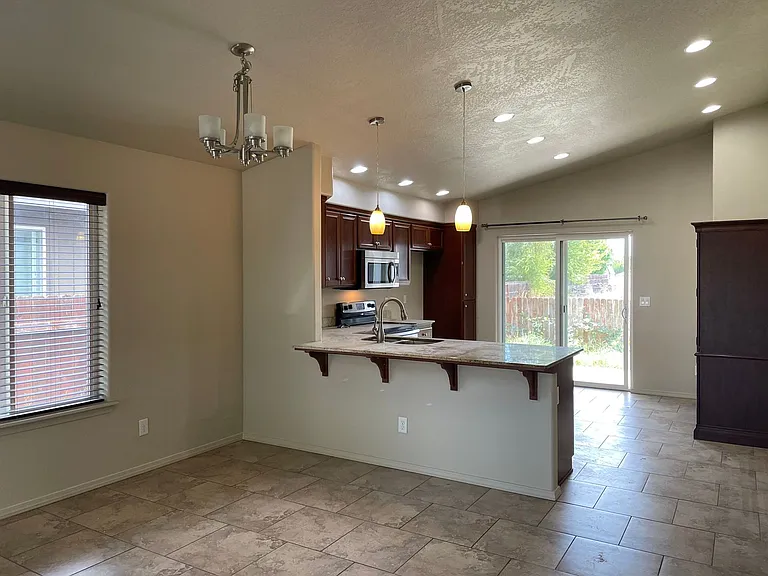 3564 Avenue G — Photo 6