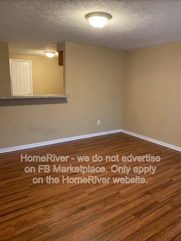 3 bed, 2.0 bath, 1274 sqft, $1,395 — Photo 2