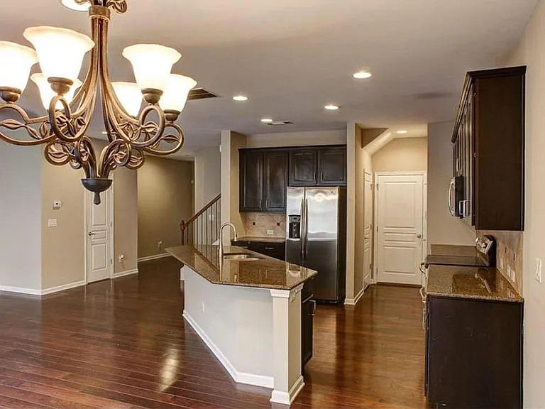2161 Crestridge Trl NE — Photo 3