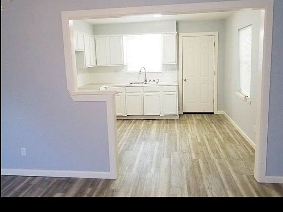 5th image of 413 E Morton St
