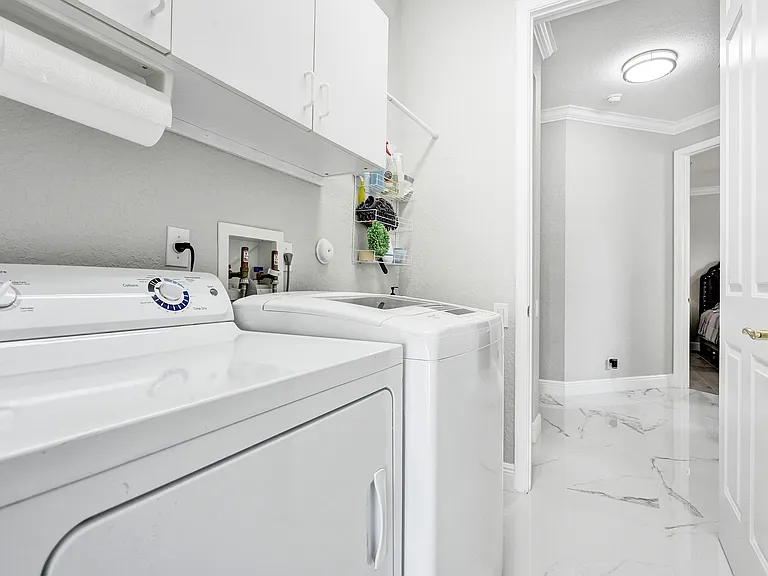 304 NW Bayside Ct — Photo 57