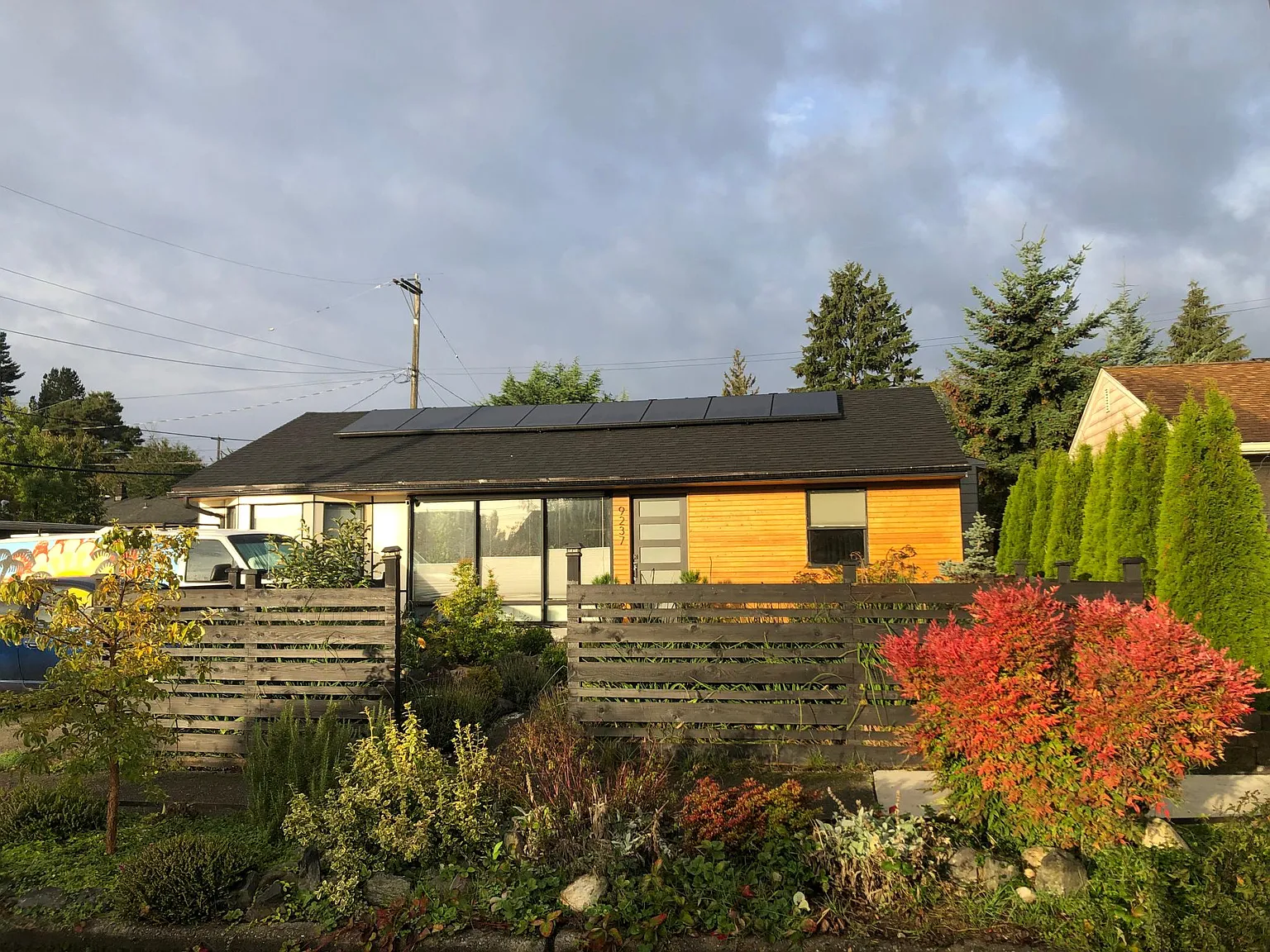 9237 32nd Ave SW — Photo 1
