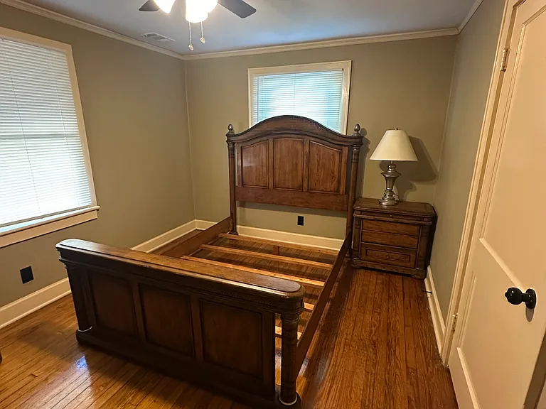 927 W Victory Dr — Photo 14