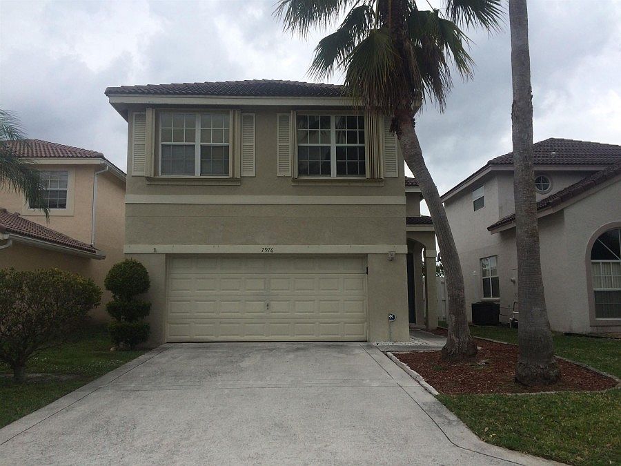 1st image of 7976 Lakewood Cove Ct