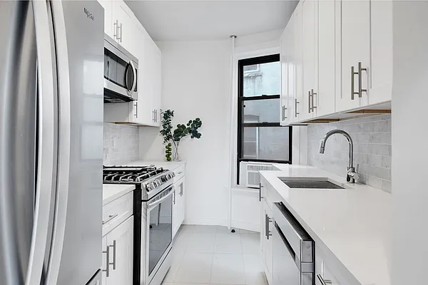 Rented by Compass | media 25