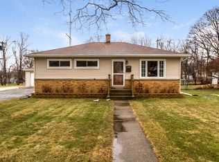 1518 N Bel Ayr Dr, Waukesha, WI 53188