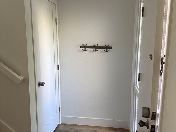 4th image of 1020 Poplar Dr