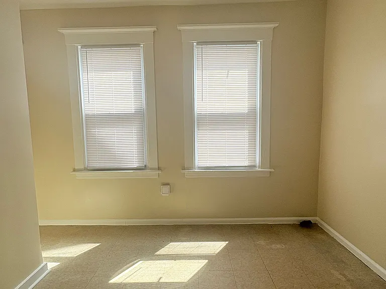 534 Whalley Ave #1RR — Photo 3