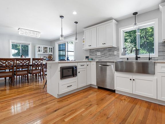 4th image of 440 S Main St #440