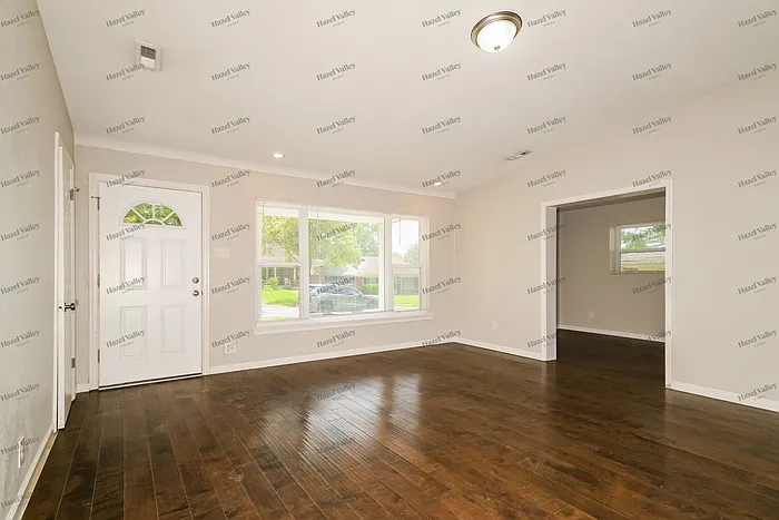 7345 Hawthorne Ave — Photo 3