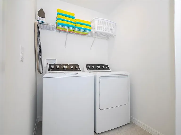 686 Longboat Dr — Photo 17