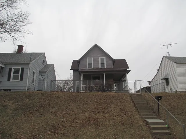 1342 W 12th St photo 1