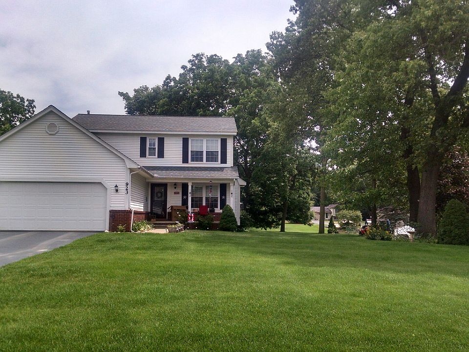 1st image of 923 Hidden Cove Dr