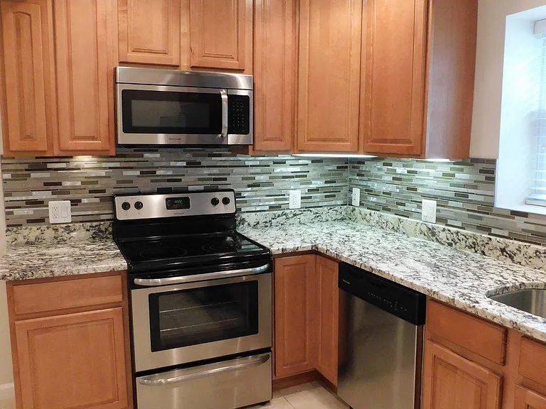 308 Webster St NW — Photo 12